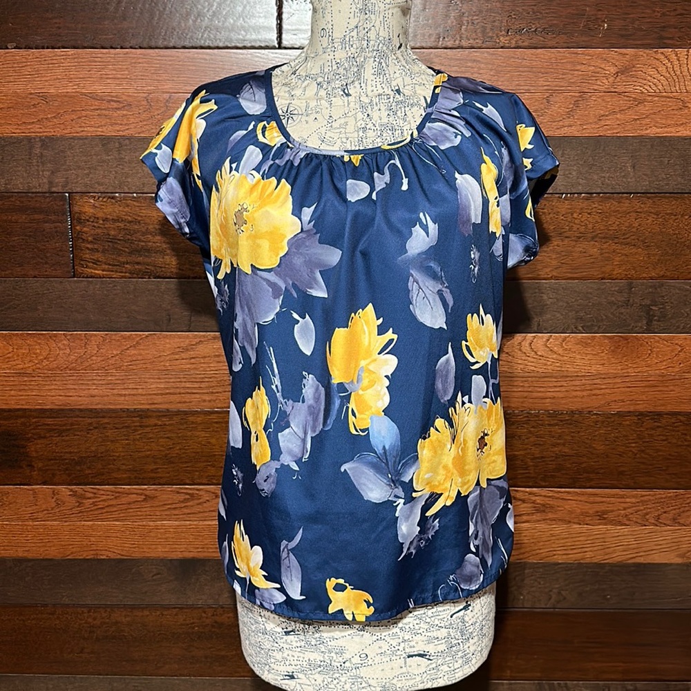 No Brand Tag Scoop Neck Short Sleeve Blue and Yellow Floral Blouse